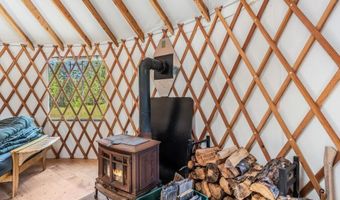 317 Treetop Bluff Ln, Bonners Ferry, ID 83805