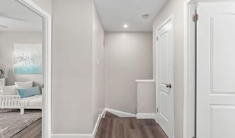 2504 WINDBREAK Dr, Alexandria, VA 22306