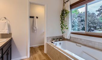 14085 SW KENTUCKY Pl, Beaverton, OR 97008