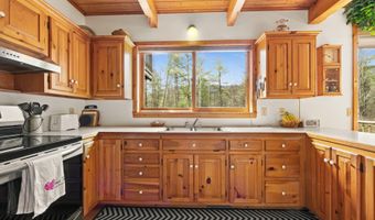 40 Indian Ladder Dr, Altamont, NY 12009