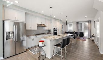2824 Ridington Rd, Ann Arbor, MI 48105