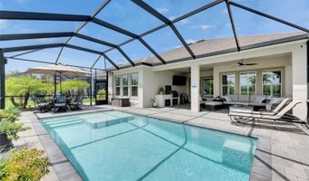 7420 PARADISO Dr, Apollo Beach, FL 33572