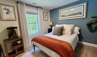 16 Stagecoach Rd, Barrington, NH 03825