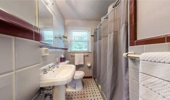 2461 Woodridge Dr, Decatur, GA 30033