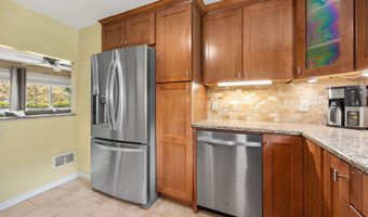 139 Contour Dr, Cheshire, CT 06410