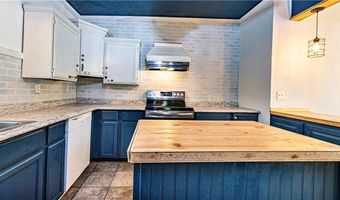 131 W Main St, Adrian, MO 64720