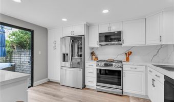 29729 Strawberry Hill Dr, Agoura Hills, CA 91301