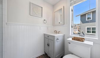 10 11TH St, Beach Haven, NJ 08008