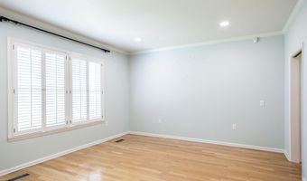 220 Lake Shore Dr, Alma, GA 31510