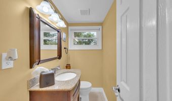 9 Brentwood Ter, Middletown, NJ 07748