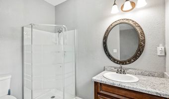 318 W Olive St, Aurora, MO 65605