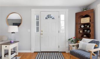 14 Hulls Ct, Jamestown, RI 02835
