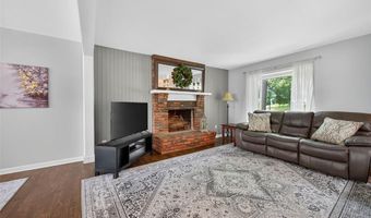 234 St Marys Dr, Ballwin, MO 63021