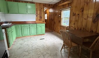 9 Village Dr, Brattleboro, VT 05301