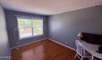 6 Spring St, Beachwood, NJ 08722