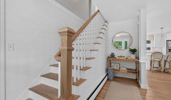 6 Hawthorne Cir, Andover, MA 01810