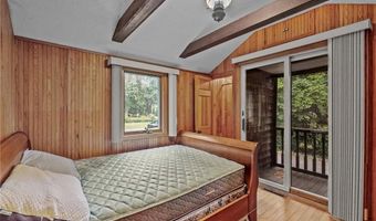 26 Thomas St, Charlestown, RI 02813