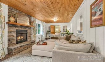 165 Leighway Ln, Banner Elk, NC 28604