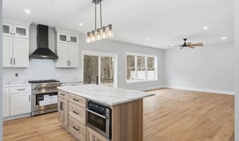 14 Stacey Ln 2, Chester, NH 03036