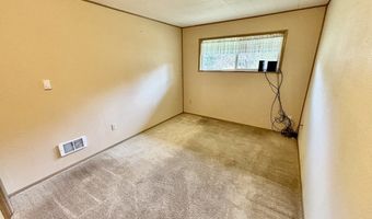 55433 MCKENZIE Hwy, Blue River, OR 97413