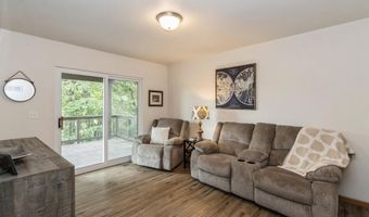 1095 Twilight Dr, North Liberty, IA 52317
