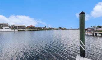 909 CHIPAWAY Dr, Apollo Beach, FL 33572