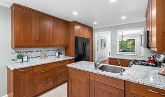 10857 DEBORAH Dr, Potomac, MD 20854