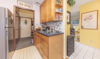 765 Peninsula Ct, Ann Arbor, MI 48105