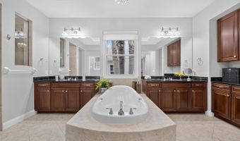 713 ISLEBAY Dr, Apollo Beach, FL 33572