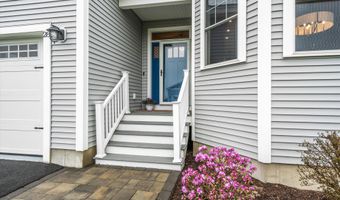 28 Blackstone Dr, Raymond, NH 03077