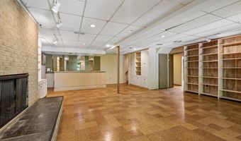 9009 CHARRED OAK Dr, Bethesda, MD 20817