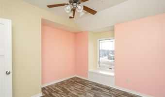 923 S 10th St, Adel, IA 50003