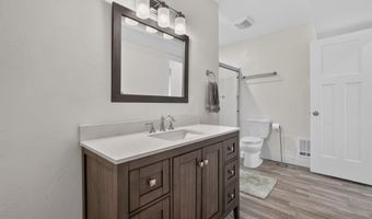 1561 Petersburg Dr, Chubbuck, ID 83202