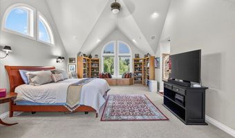 39 E Valley View Rd, Ashland, OR 97520