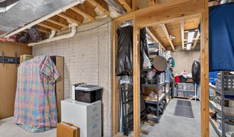 2421 Yorkshire Cir, Ames, IA 50010