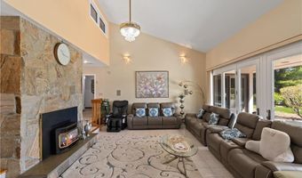 27 Alpine Estates Dr, Cranston, RI 02921
