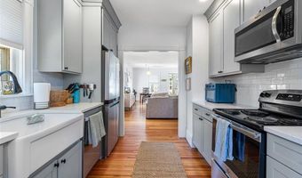 4 Findlay Pl, Newport, RI 02840