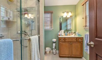 44 Devonshire Ct, Middletown, NJ 07748