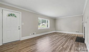 2728 Arnold Dr, Charlotte, NC 28205