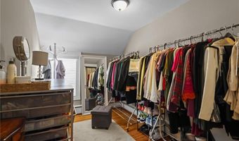 275 Hope St, Bristol, RI 02809