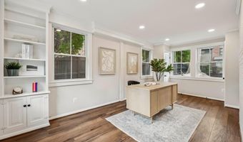 3801 LORCOM Ln N, Arlington, VA 22207