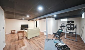 23 Grasspointe Dr, Amherst, NY 14228