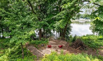 140 RIVER Dr, Appleton, WI 54915