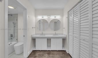 20515 E Country Club Dr 1245, Aventura, FL 33180