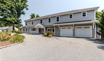 21 Crestwood Rd, Warwick, RI 02886