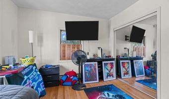 129 Simmonsville Ave, Johnston, RI 02919