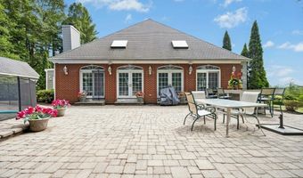 19 Elizabeth Dr, Auburn, MA 01501