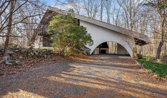 484 Cognewaugh Rd, Cos Cob, CT 06807