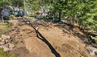 4 Milford St, Amherst, NH 03031
