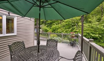 19 Oak Leaf Cir, Coventry, CT 06238